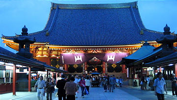 Asakusa temppeli.jpg